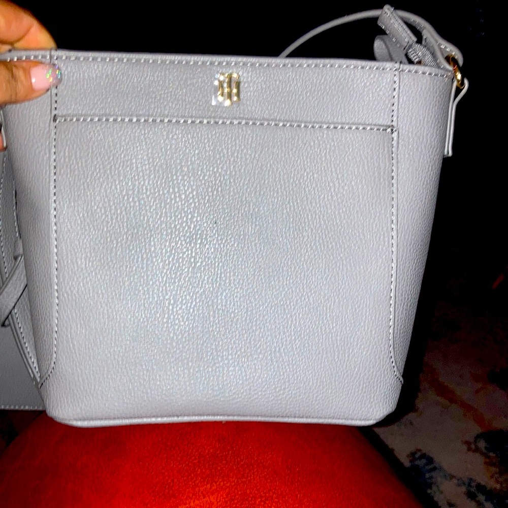 COPY - Tommy Hilfiger gray cross body cute also come with a matching wristlet